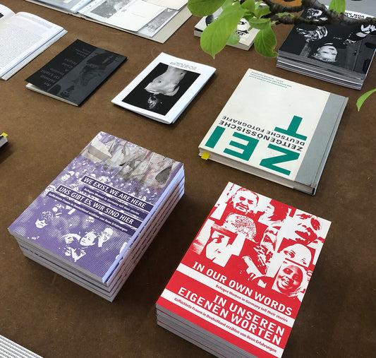 In Our Own Words - In Unseren Eigenen Worten - Various Contributors (International Women Space)