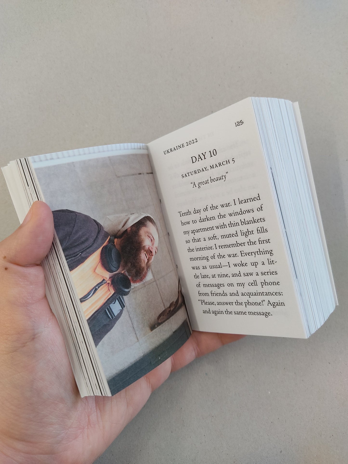 In the Face of War - Yevgenia Belorusets, Nikita Kadan, Lesia Khomenko (Isolarii)